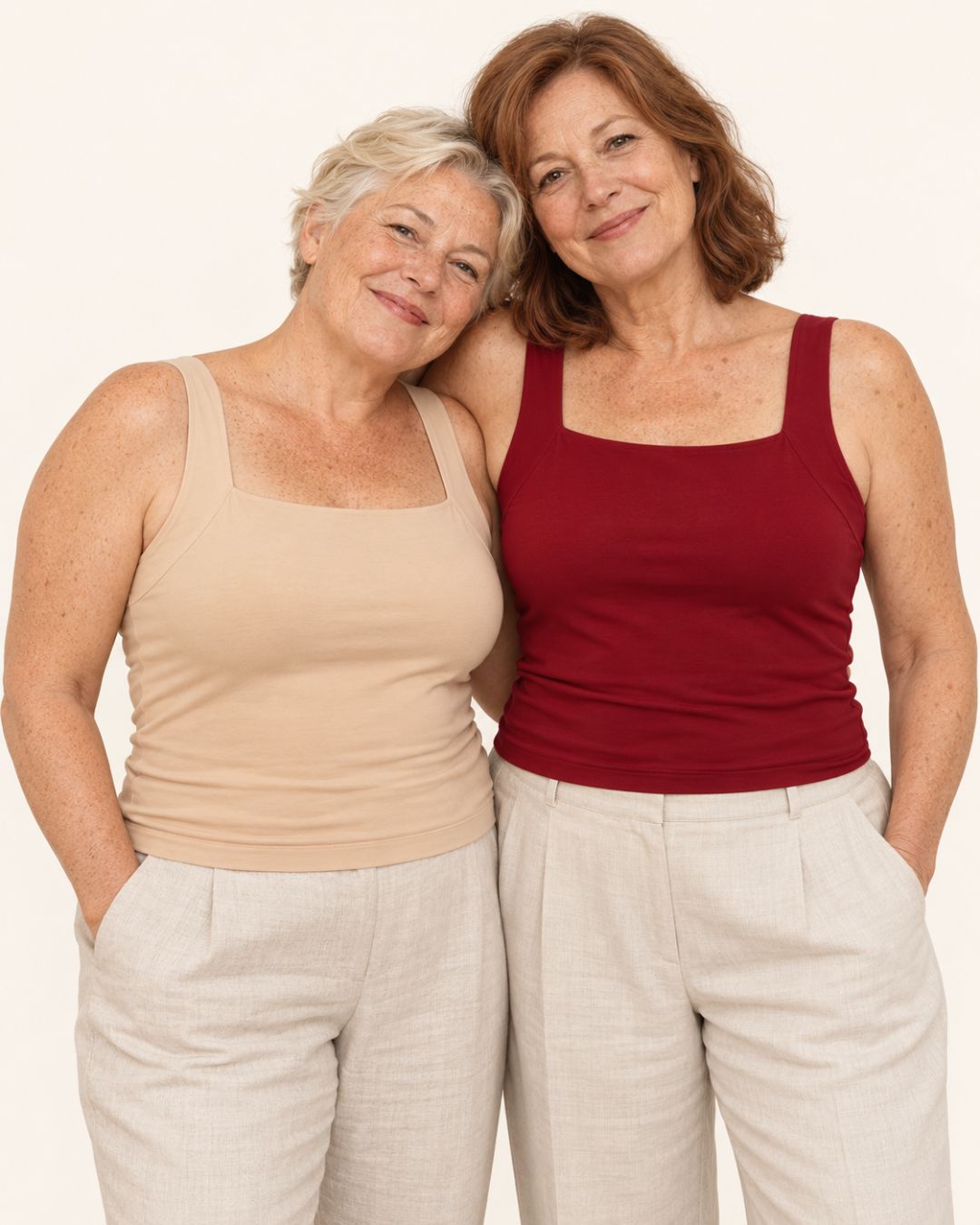 Trois femmes souriantes en débardeur Grace & Easo